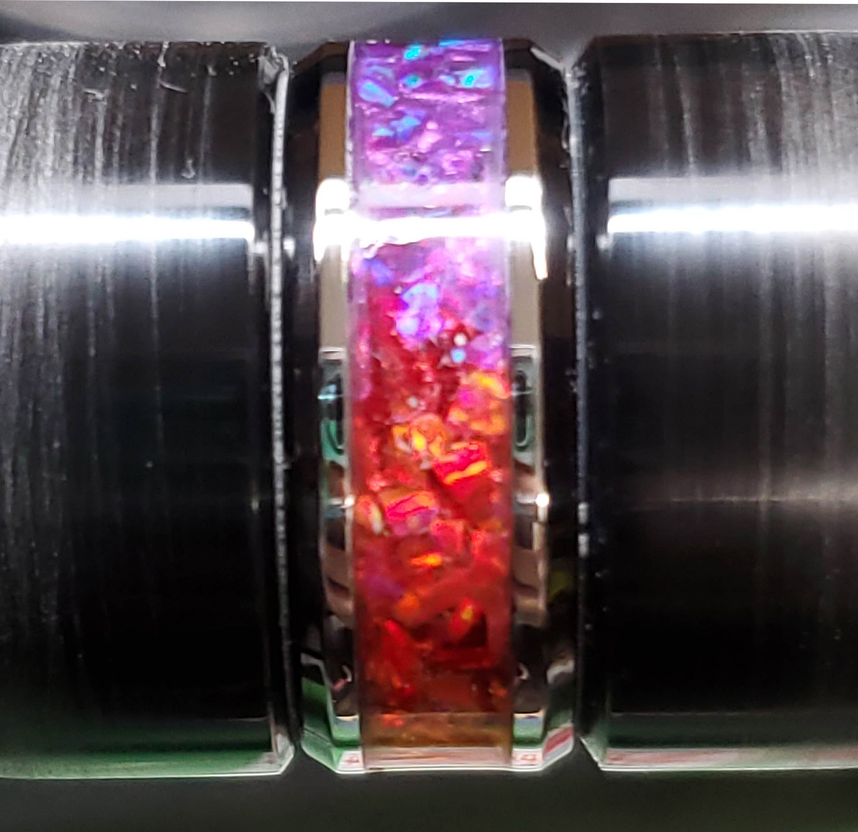 Rainbow ring showing purple to red to orange